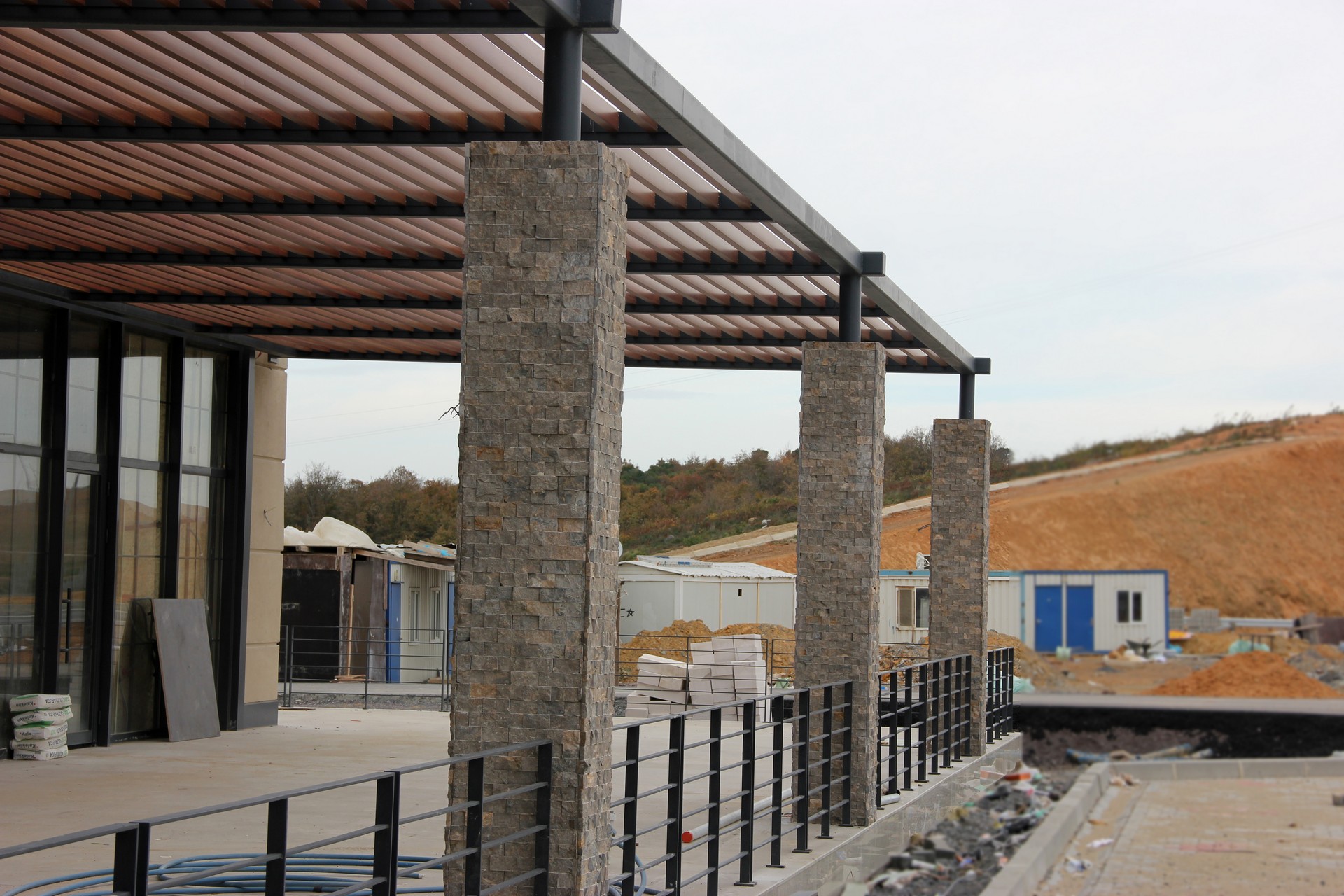 3. Köprü ve Otoyolları Projesi, Otoyol Hizmet Tesisi