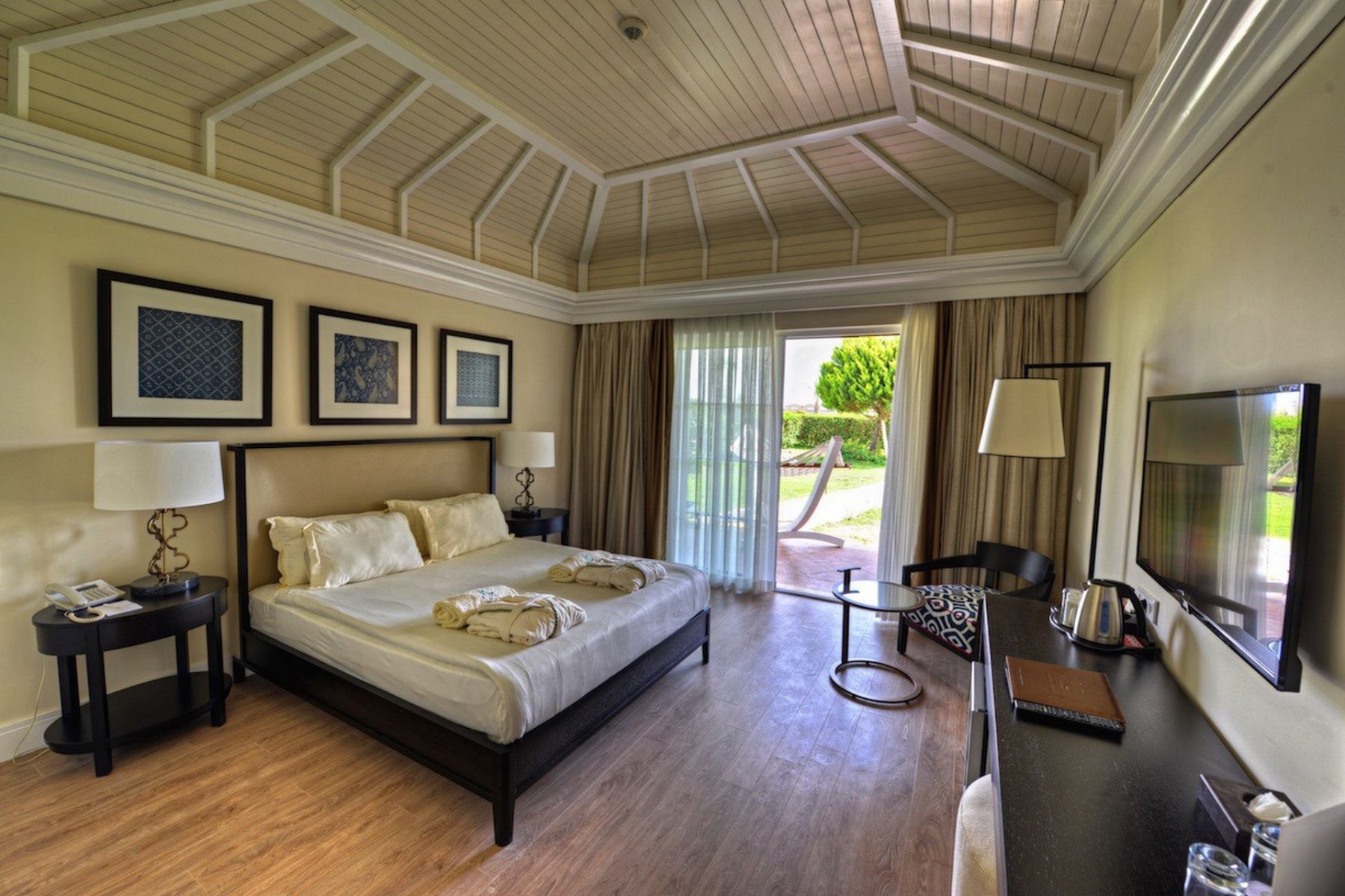 IC SANTAI Hotel Lake Villas